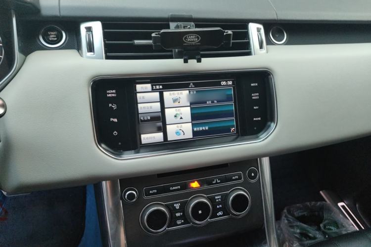 Used Land Rover Range Sport 2014 3.0 SC V6 HSE Audio And AC Panel