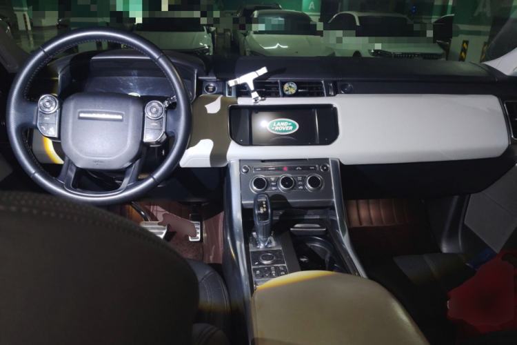 Used Land Rover Range Sport 2014 3.0 SC V6 HSE DYNAMIC Center Console