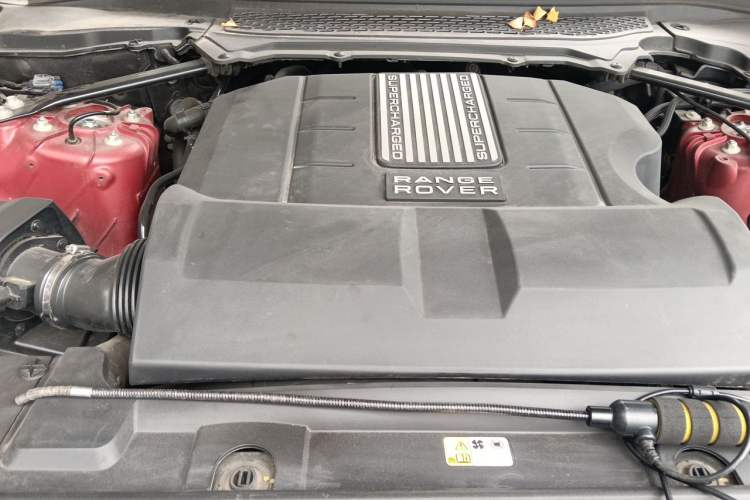 Used Land Rover Range Sport 2014 3.0 SC V6 HSE DYNAMIC Engine Bay