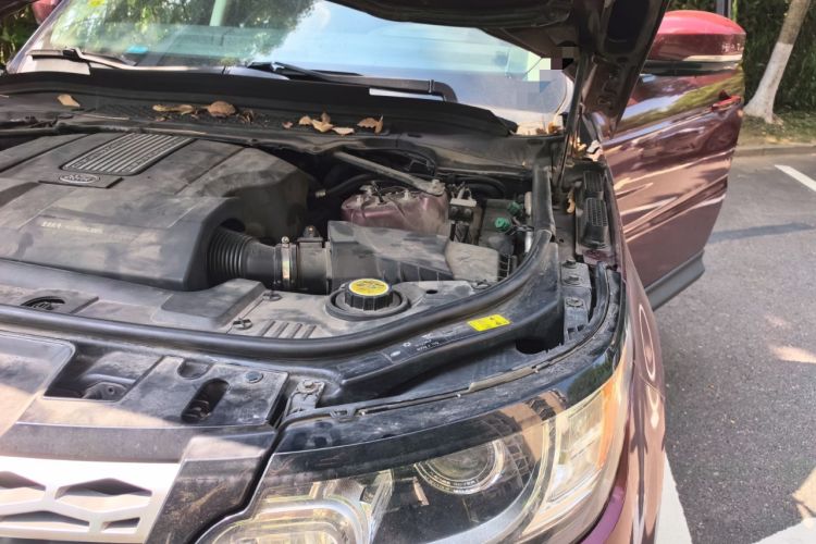 Used Land Rover Range Sport 2014 3.0 SC V6 HSE Engine Bay Left
