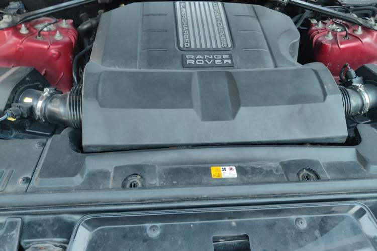 Used Land Rover Range Sport 2014 3.0 SC V6 HSE Engine Bay