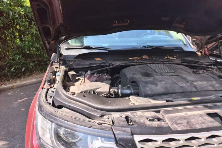 Used Land Rover Range Sport 2014 3.0 SC V6 HSE Engine Bay Right