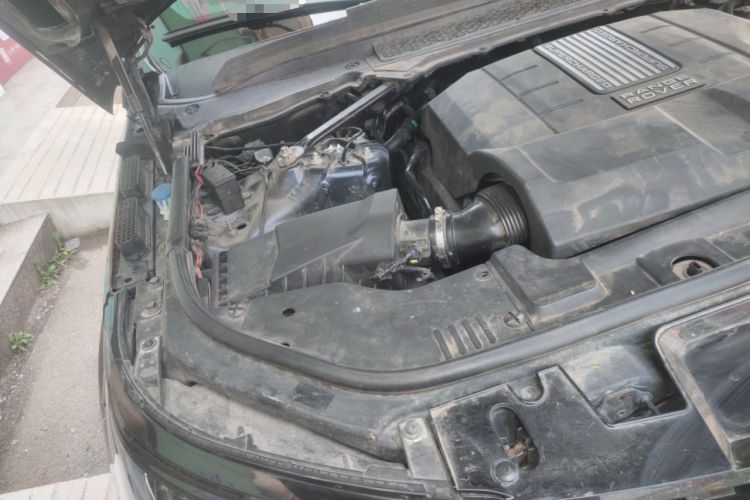 Used Land Rover Range Sport 2014 3.0 SC V6 HSE Engine Bay Right
