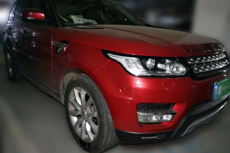 Used Land Rover Range Sport 2014 3.0 SC V6 HSE Front Right 45 Deg