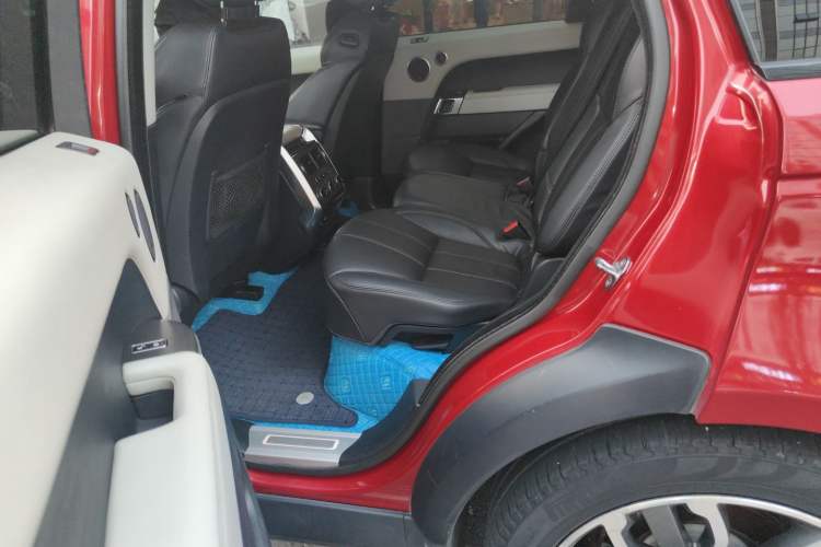 Used Land Rover Range Sport 2014 3.0 SC V6 HSE Interior 4