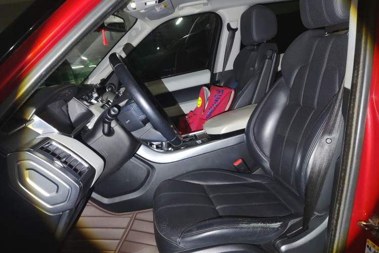 Used Land Rover Range Sport 2014 3.0 SC V6 HSE DYNAMIC Left Front Seat