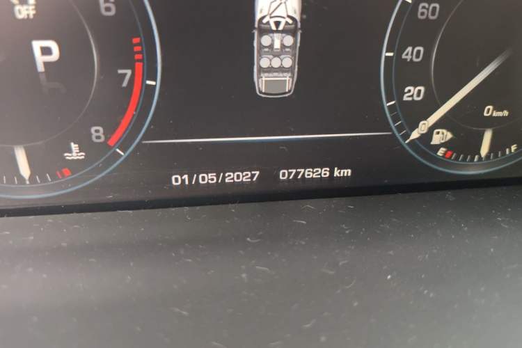 Used Land Rover Range Sport 2014 3.0 SC V6 HSE Odometer Close Up