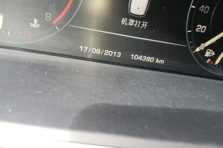 Used Land Rover Range Sport 2014 3.0 SC V6 HSE DYNAMIC Odometer Close Up