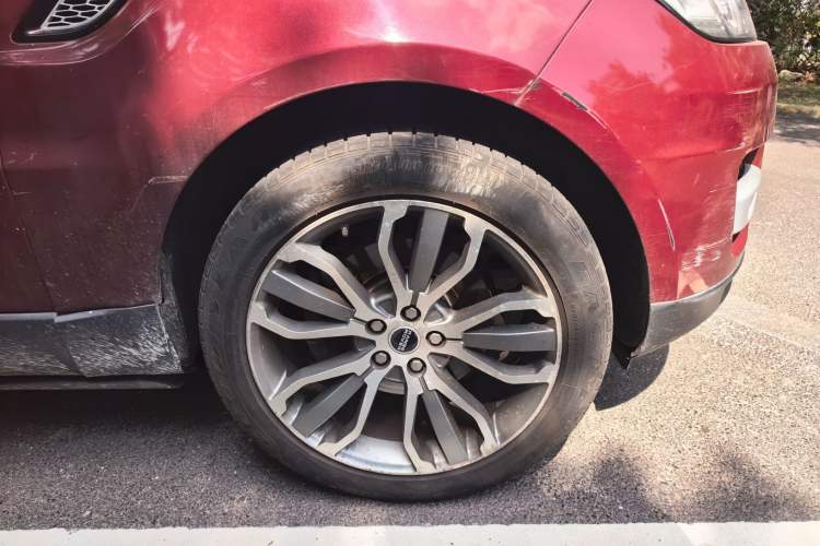 Used Land Rover Range Sport 2014 3.0 SC V6 HSE Right Front Wheel Hub