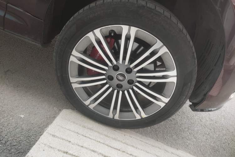 Used Land Rover Range Sport 2014 3.0 SC V6 HSE Right Front Wheel Hub