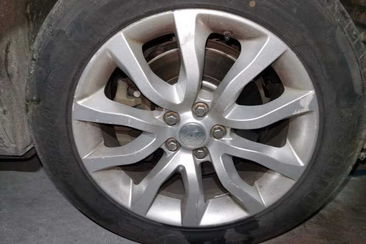 Used Land Rover Range Sport 2014 3.0 SC V6 HSE Right Front Wheel Hub