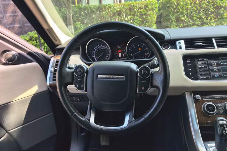 Used Land Rover Range Sport 2014 3.0 SC V6 HSE Steering Wheel