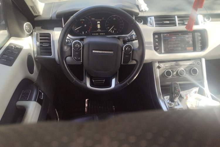 Used Land Rover Range Sport 2014 3.0 SC V6 HSE DYNAMIC Steering Wheel