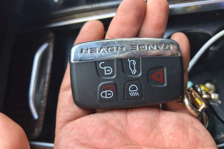 Used Land Rover Range Sport 2014 3.0 SC V6 HSE Vehicle Key