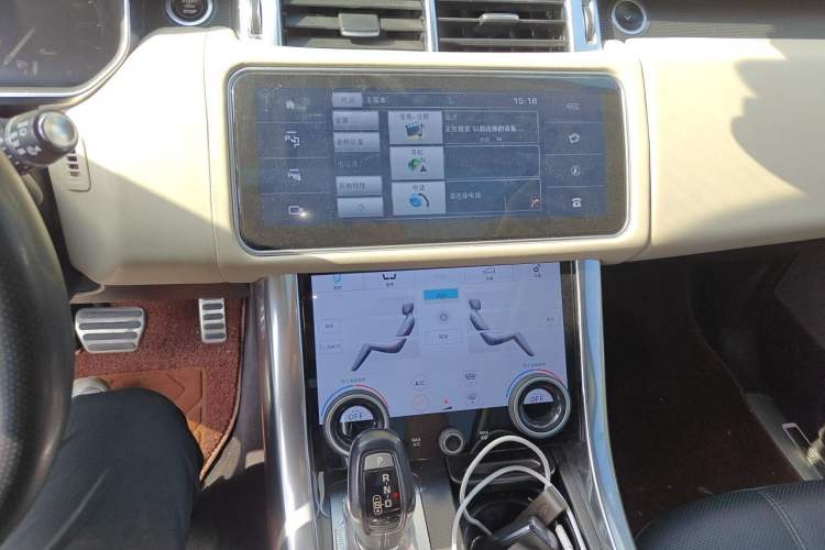Used Land Rover Range Sport 2014 3.0 SC V6 HSE DYNAMIC Audio And AC Panel