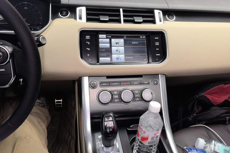 Used Land Rover Range Sport 2014 3.0 SC V6 HSE DYNAMIC Audio And AC Panel