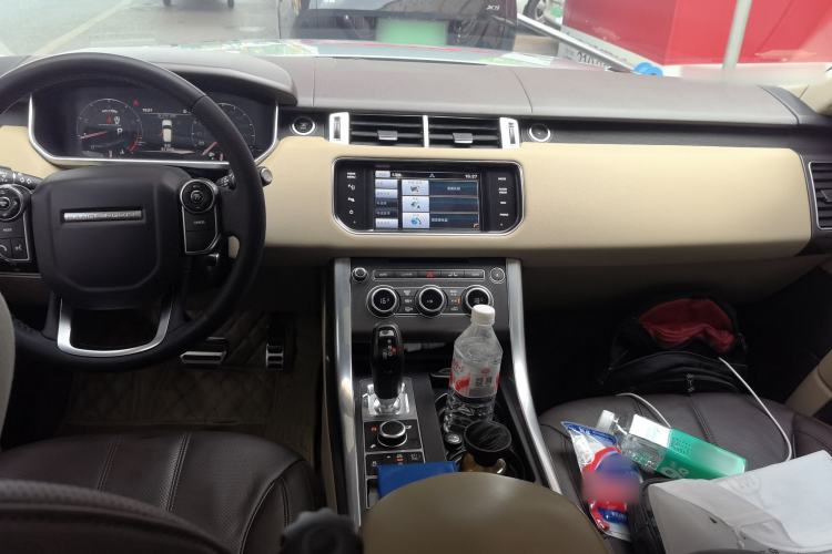 Used Land Rover Range Sport 2014 3.0 SC V6 HSE DYNAMIC Center Console