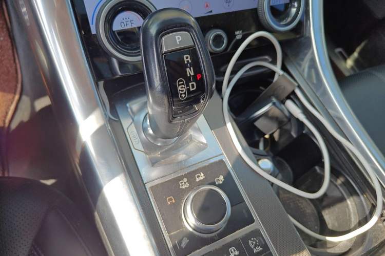 Used Land Rover Range Sport 2014 3.0 SC V6 HSE DYNAMIC Gear Lever