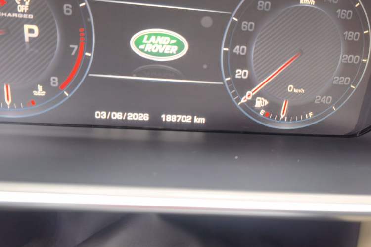 Used Land Rover Range Sport 2014 3.0 SC V6 HSE DYNAMIC Odometer Close Up