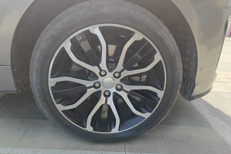 Used Land Rover Range Sport 2014 3.0 SC V6 HSE DYNAMIC Right Front Wheel Hub