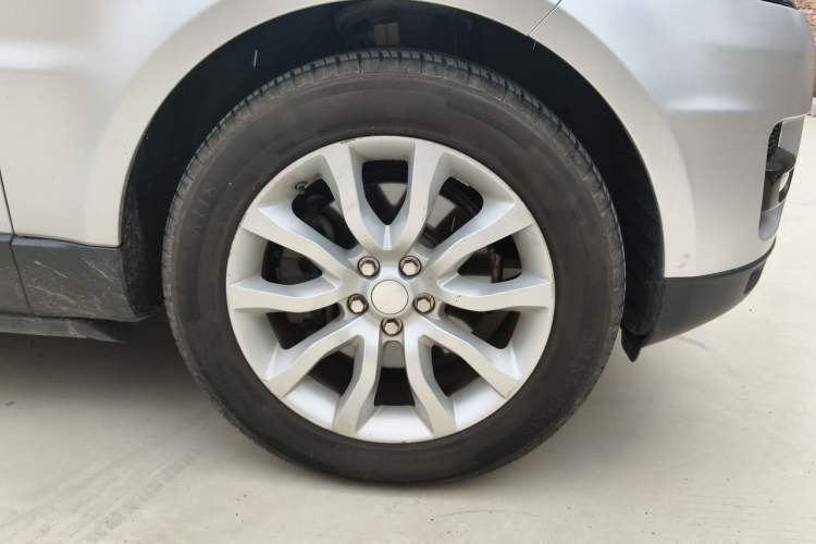 Used Land Rover Range Sport 2014 3.0 SC V6 HSE Right Front Wheel Hub