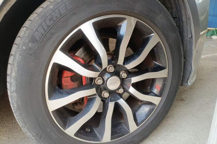 Used Land Rover Range Sport  Right Front Wheel Hub