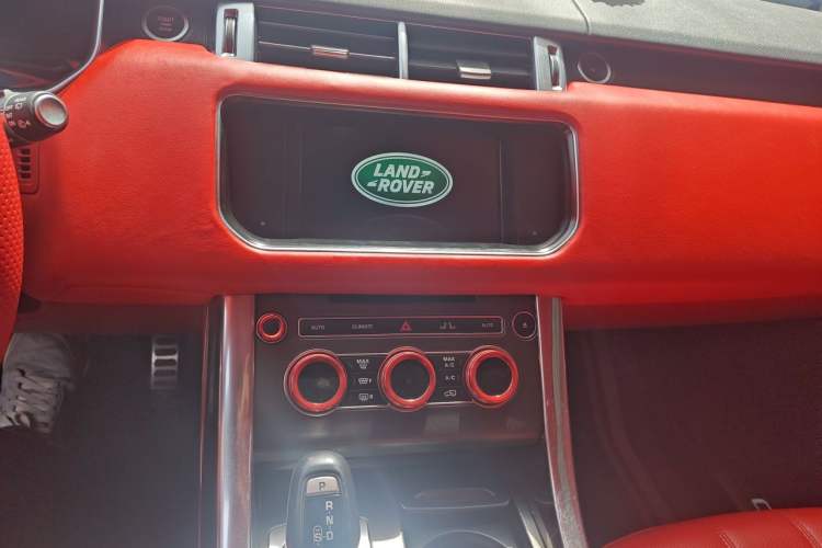 Used Land Rover Range Sport 2014 3.0 SC V6 HSE DYNAMIC Audio And AC Panel