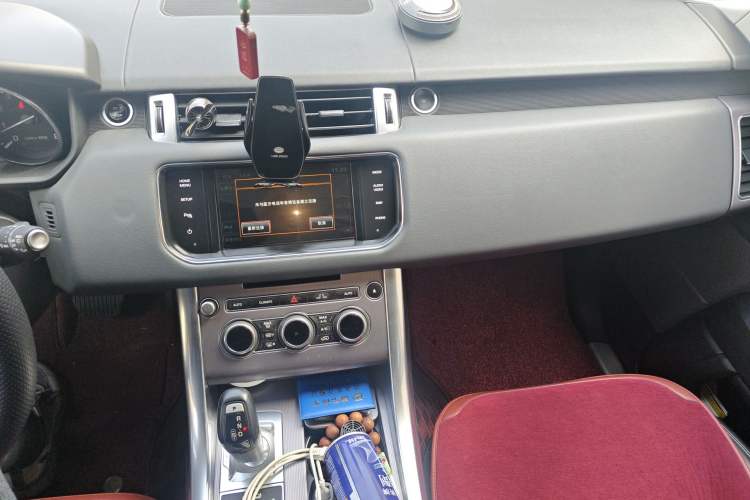 Used Land Rover Range Sport 2014 3.0 SC V6 HSE Audio And AC Panel