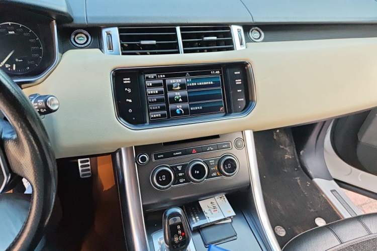 Used Land Rover Range Sport 2014 3.0 SC V6 HSE DYNAMIC Audio And AC Panel