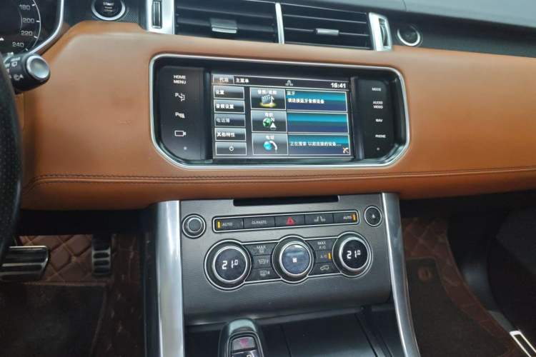 Used Land Rover Range Sport 2014 3.0 SC V6 HSE DYNAMIC Audio And AC Panel