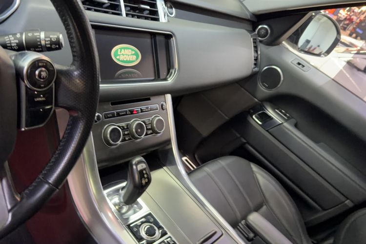 Used Land Rover Range Sport 2014 3.0 SC V6 HSE DYNAMIC Audio And AC Panel