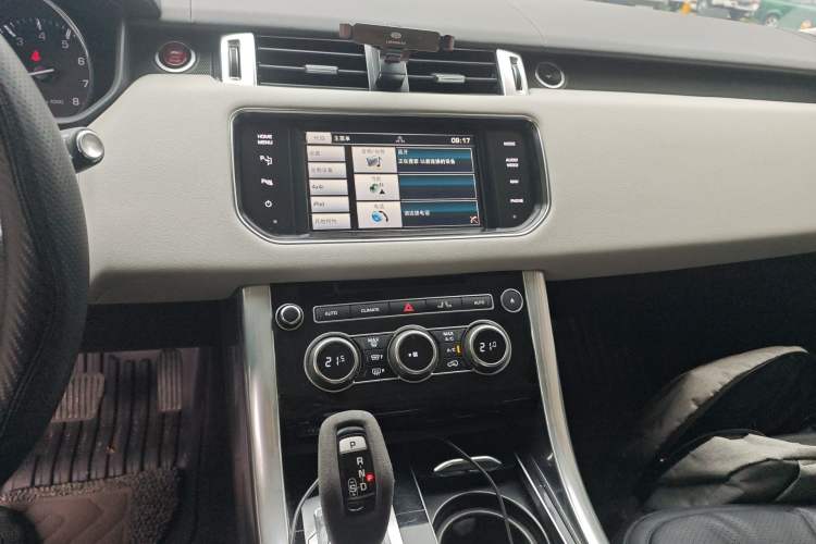 Used Land Rover Range Sport 2014 3.0 SC V6 HSE Audio And AC Panel