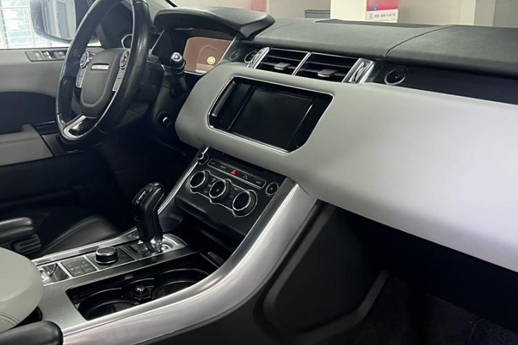 Used Land Rover Range Sport 2014 3.0 SC V6 HSE DYNAMIC Audio And AC Panel