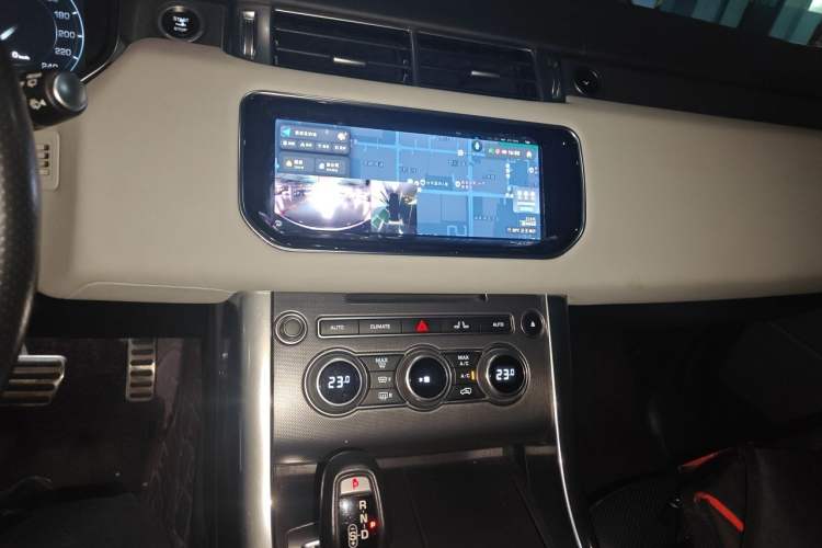 Used Land Rover Range Sport 2014 3.0 SC V6 HSE DYNAMIC Audio And AC Panel