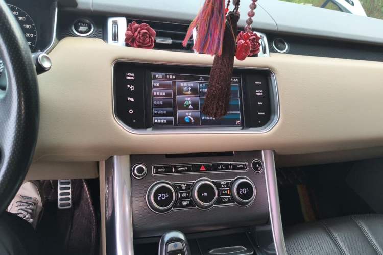 Used Land Rover Range Sport 2014 3.0 SC V6 HSE DYNAMIC Audio And AC Panel