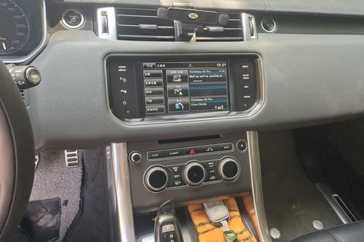 Used Land Rover Range Sport 2014 3.0 SC V6 HSE DYNAMIC Audio And AC Panel