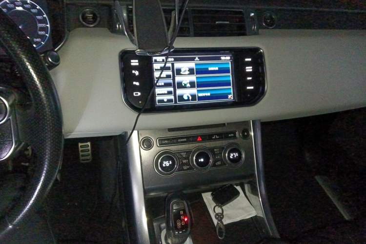 Used Land Rover Range Sport 2014 3.0 SC V6 HSE Audio And AC Panel