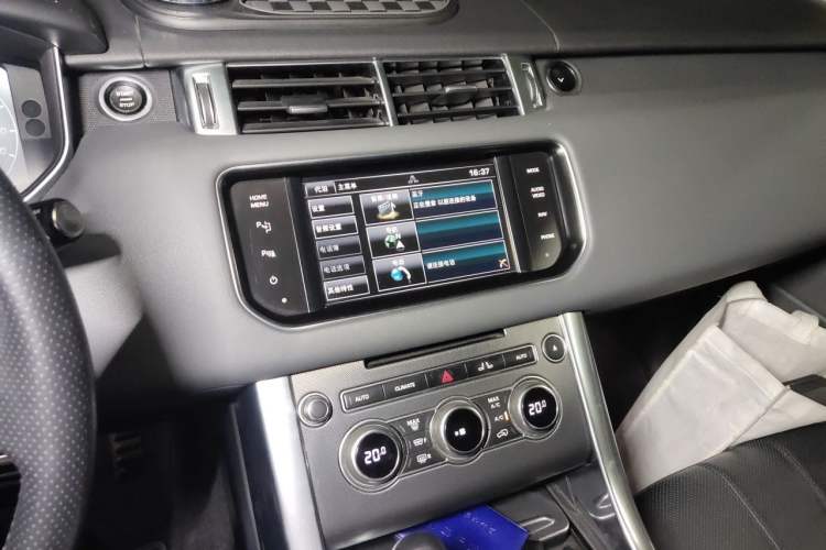 Used Land Rover Range Sport 2014 3.0 SC V6 HSE DYNAMIC Audio And AC Panel