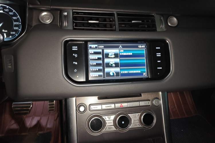 Used Land Rover Range Sport 2014 3.0 SC V6 HSE DYNAMIC Audio And AC Panel