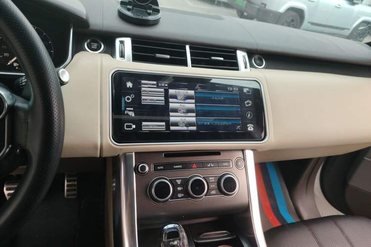 Used Land Rover Range Sport 2014 3.0 SC V6 HSE Audio And AC Panel