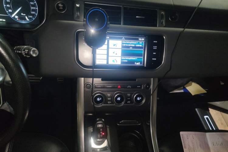 Used Land Rover Range Sport 2014 3.0 SC V6 HSE DYNAMIC Audio And AC Panel