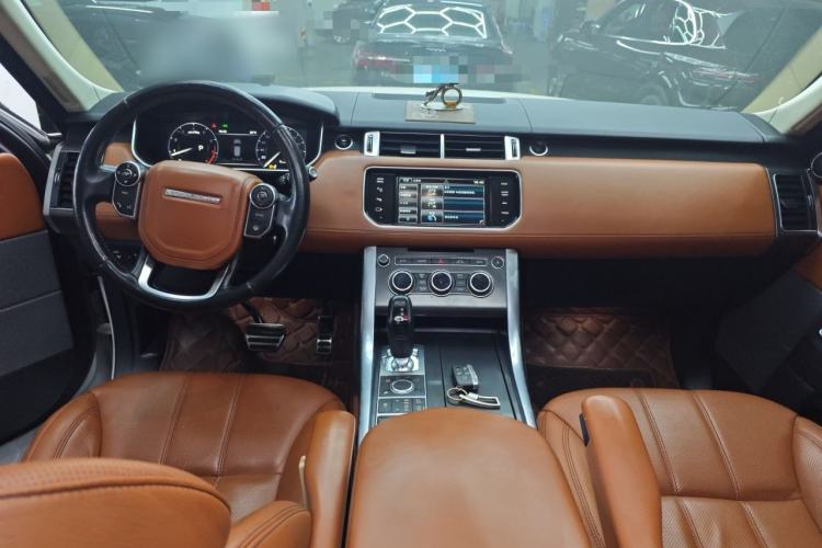 Used Land Rover Range Sport 2014 3.0 SC V6 HSE DYNAMIC Center Console