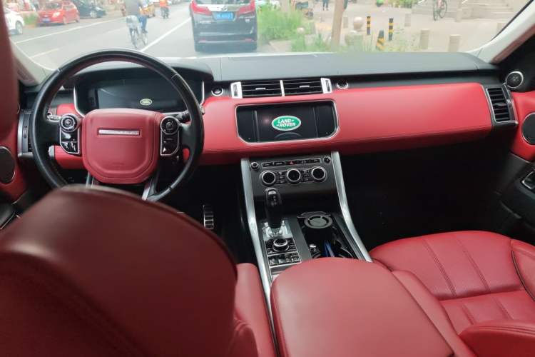 Used Land Rover Range Sport 2014 3.0 SC V6 HSE DYNAMIC Center Console