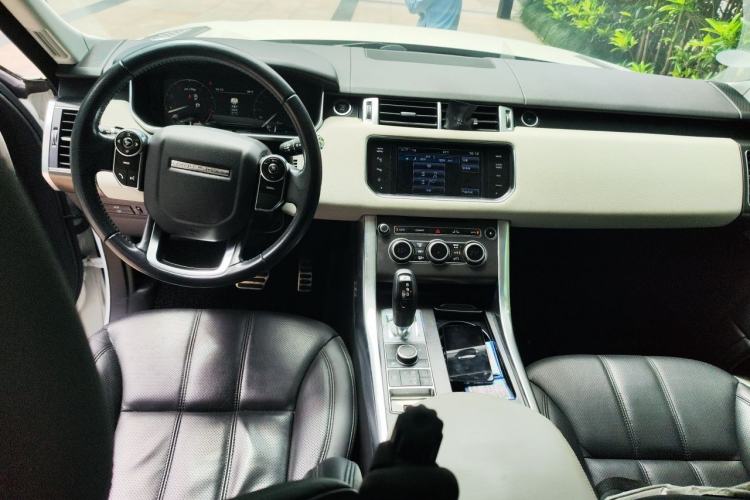 Used Land Rover Range Sport 2014 3.0 SC V6 HSE DYNAMIC Center Console