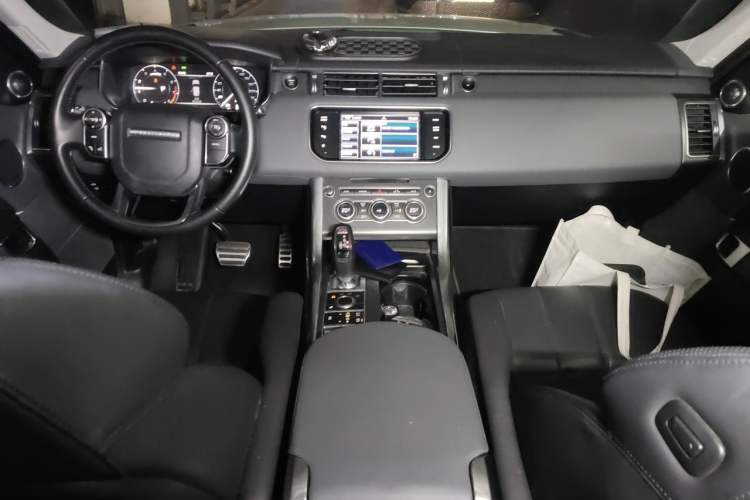 Used Land Rover Range Sport 2014 3.0 SC V6 HSE DYNAMIC Center Console