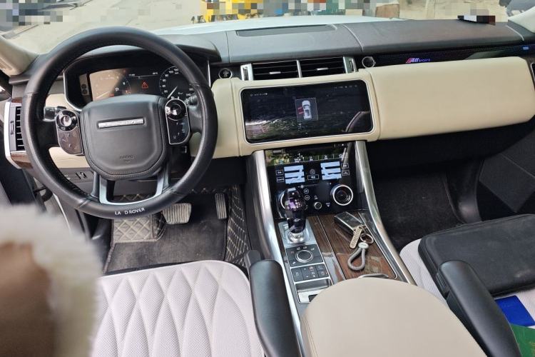 Used Land Rover Range Sport 2014 3.0 SC V6 HSE Center Console