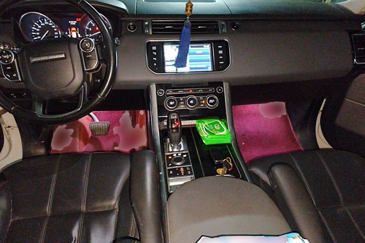 Used Land Rover Range Sport 2014 3.0 SC V6 HSE Center Console