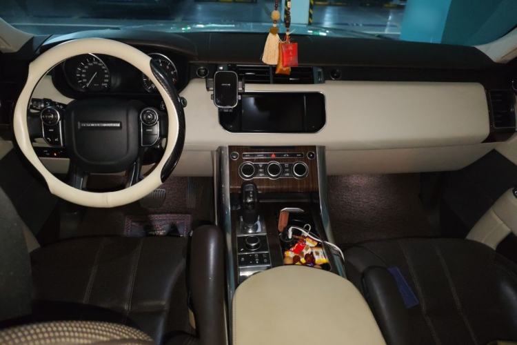 Used Land Rover Range Sport 2014 3.0 SC V6 HSE Center Console