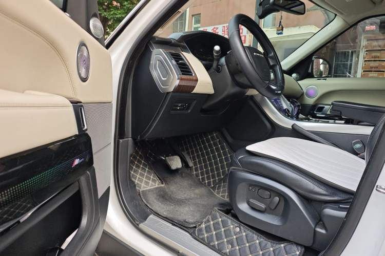 Used Land Rover Range Sport 2014 3.0 SC V6 HSE Driver Seat