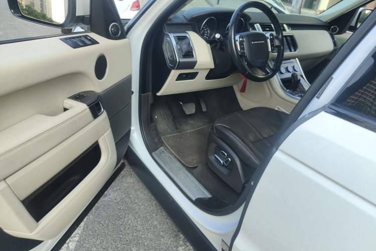 Used Land Rover Range Sport 2014 3.0 SC V6 HSE Driver Seat